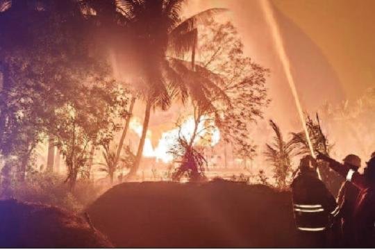 బ్లోఅవుట్ వద్ద అదుపులో మంటలు